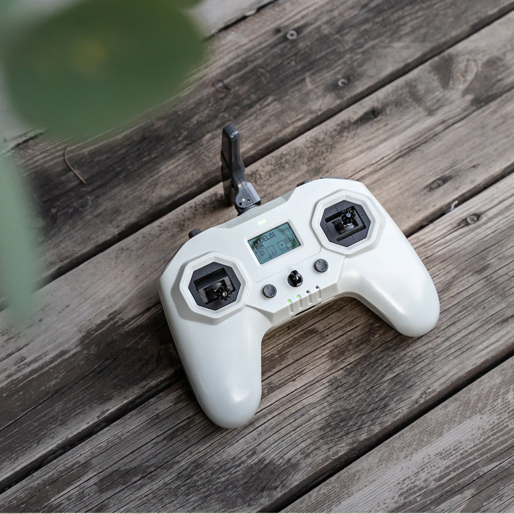 IFlight Commando 8 V2 EdgeTX/OpenTX RC Transmitter - ExpressLRS 868/915MHz - Image 4